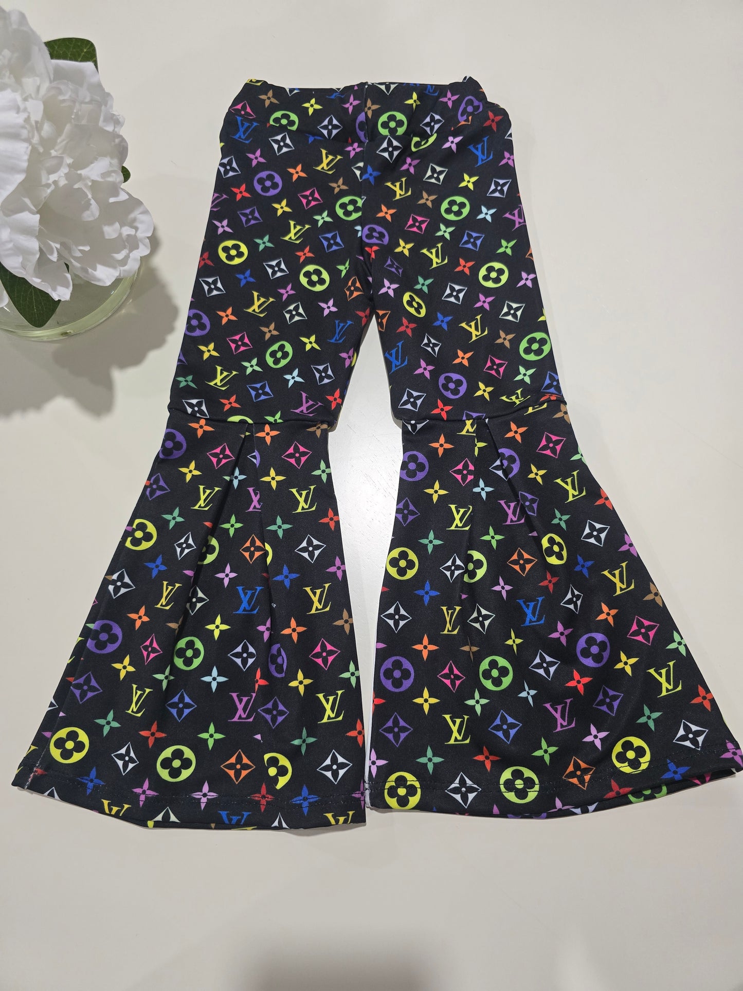 Pantalón acampanado